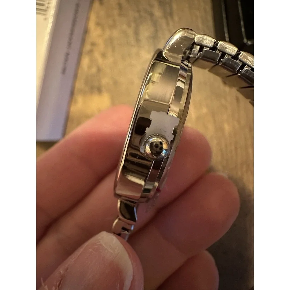 VTG‎ Avon Mother Of Pearl Dial Women's Silver Tone Watch W/Box Expandable Band